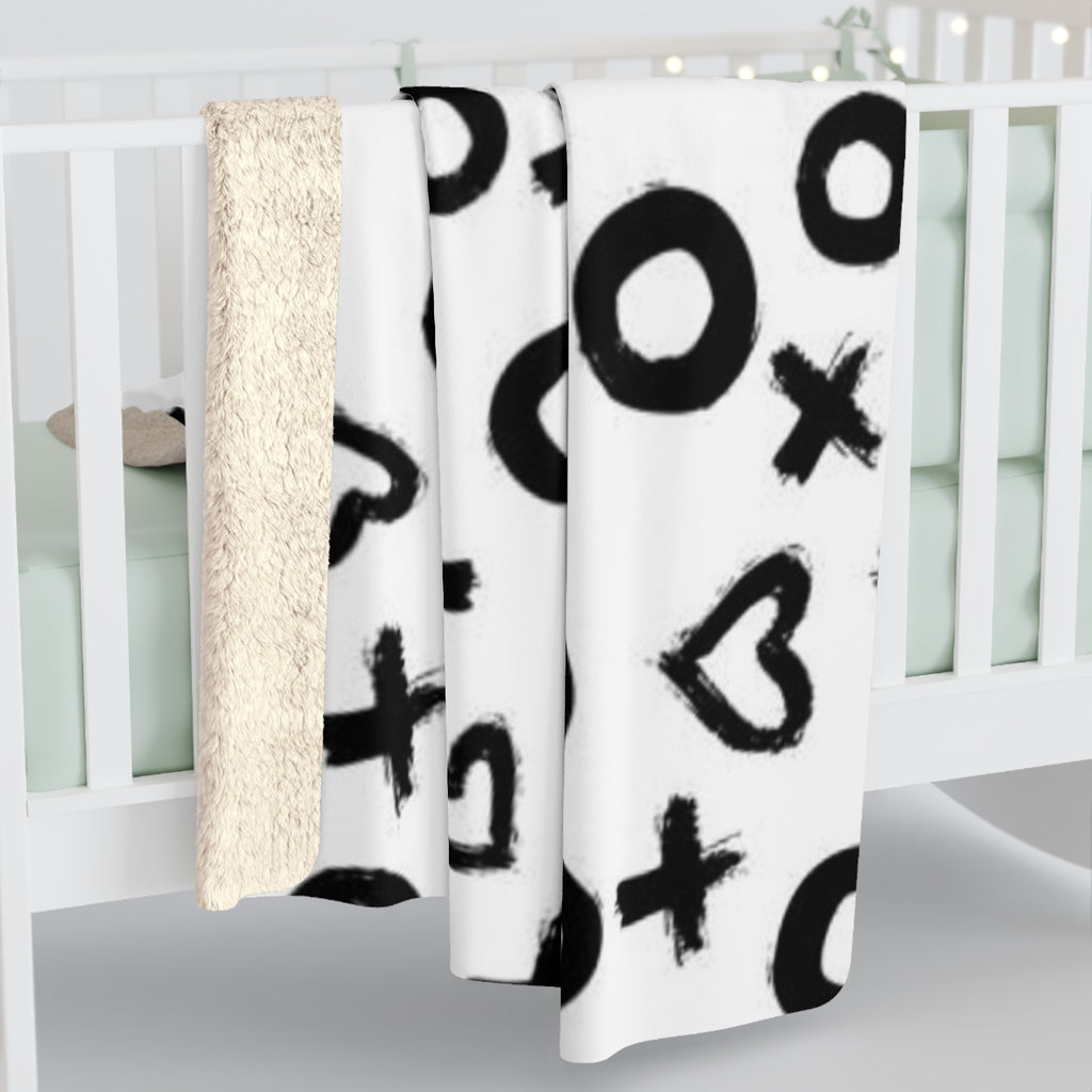 Black & White XOXO Hearts Sherpa Fleece Blanket — Cozy Plush Throw for Living Room, Gifts & Valentine’s Day