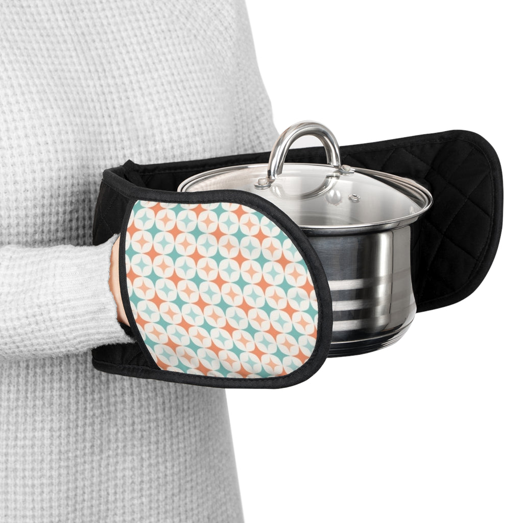 Quilted Double Oven Mitt with Retro Geometric End Patches