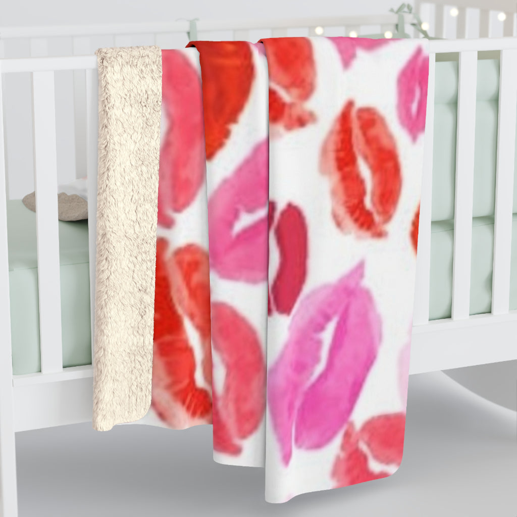 Lip Print Sherpa Blanket — Cozy Valentine’s Kiss Fleece Throw
