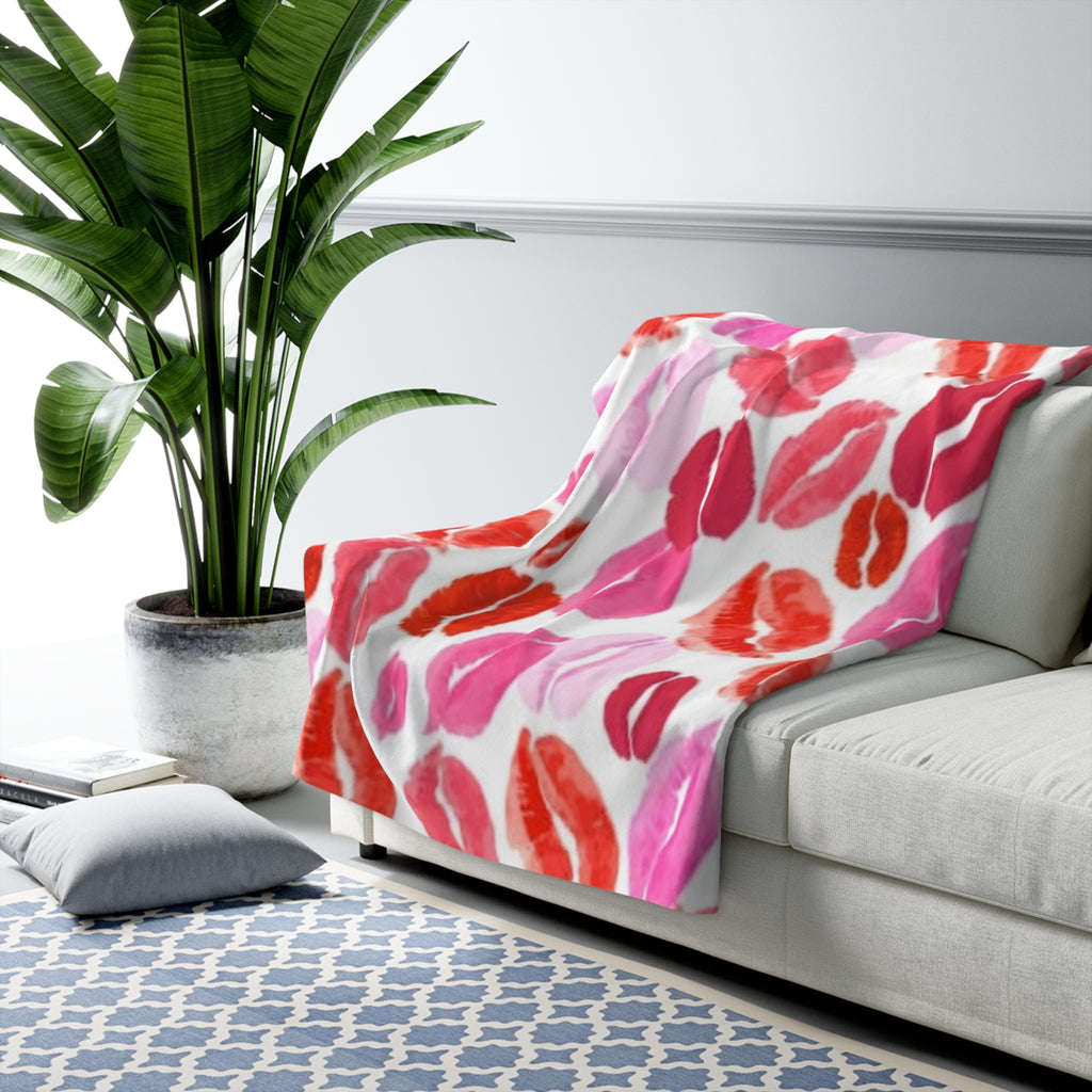 Lip Print Sherpa Blanket — Cozy Valentine’s Kiss Fleece Throw